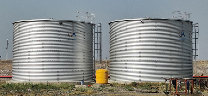 DUAL WATER TANKS
